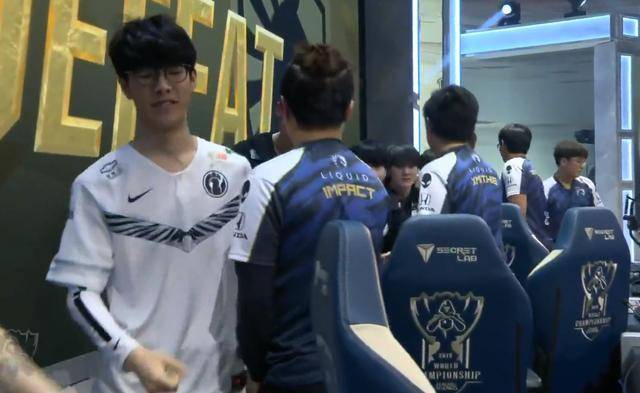 韩媒：刚夺得金牌的英雄联盟韩国代表队选手已抵达韩国