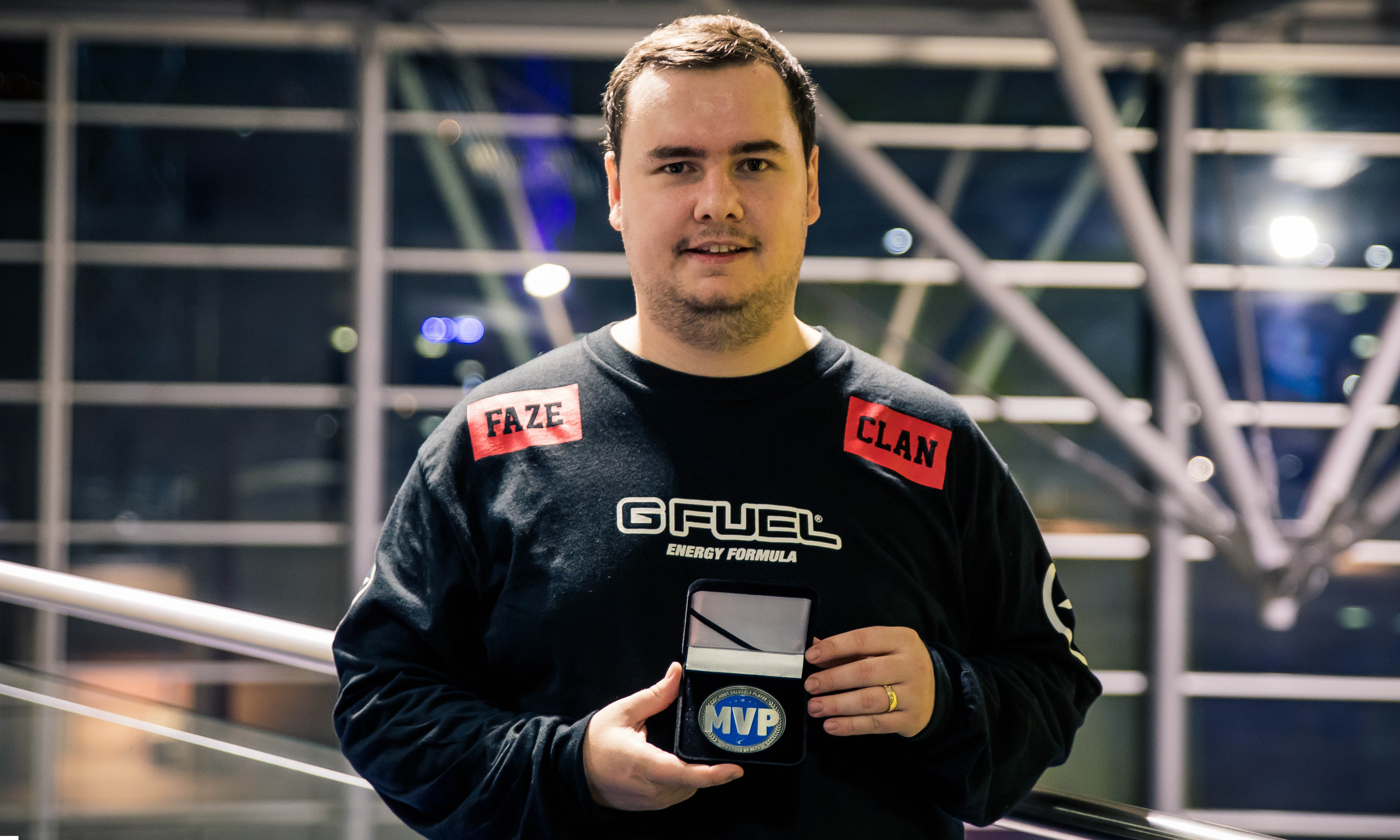 38位选手合同到期，LPL转会窗情况很精彩